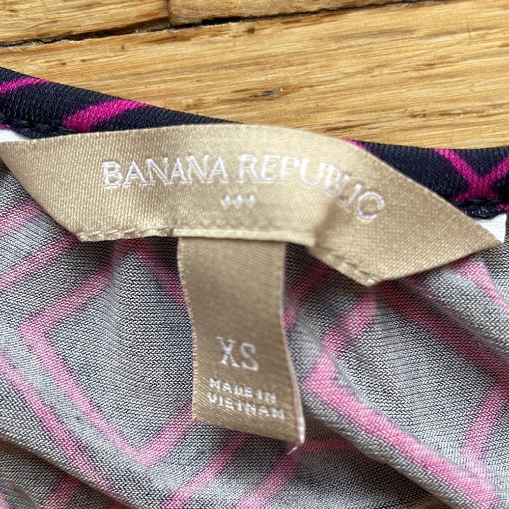 Banana Republic Sleeveless top - Picture 3 of 8